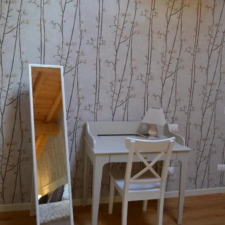 ベッド・アンド・ブレックファスト La Nel Frutteto Rovereto sulla Secchia