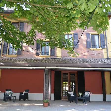 Frühstückspension La Nel Frutteto 3*